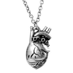 Halsband Anatomiskt Hjärta...