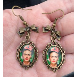 Örhängen Frida Kahlo Brons Rosett Feminist Symbol Feminism Ikon